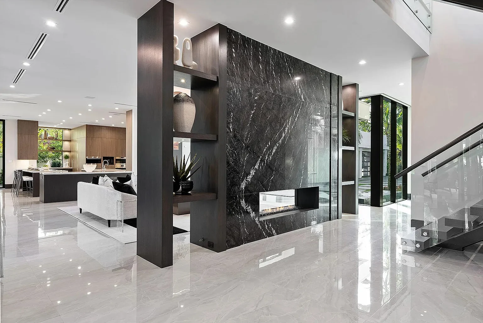 Marble Floor Residence · View 02