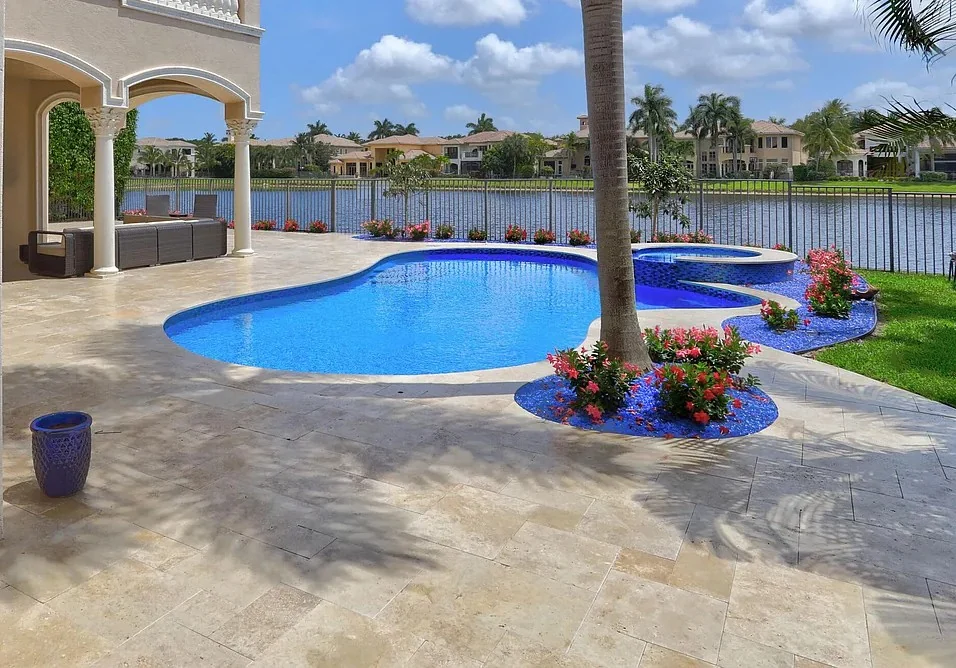 Travertine Pool Deck · View 02